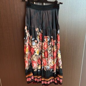 Cecília Prado black skirt